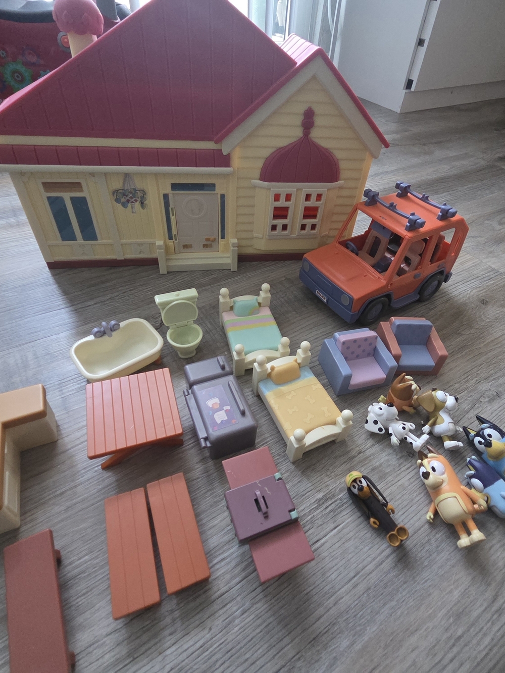 Bluey House And Suv Lot